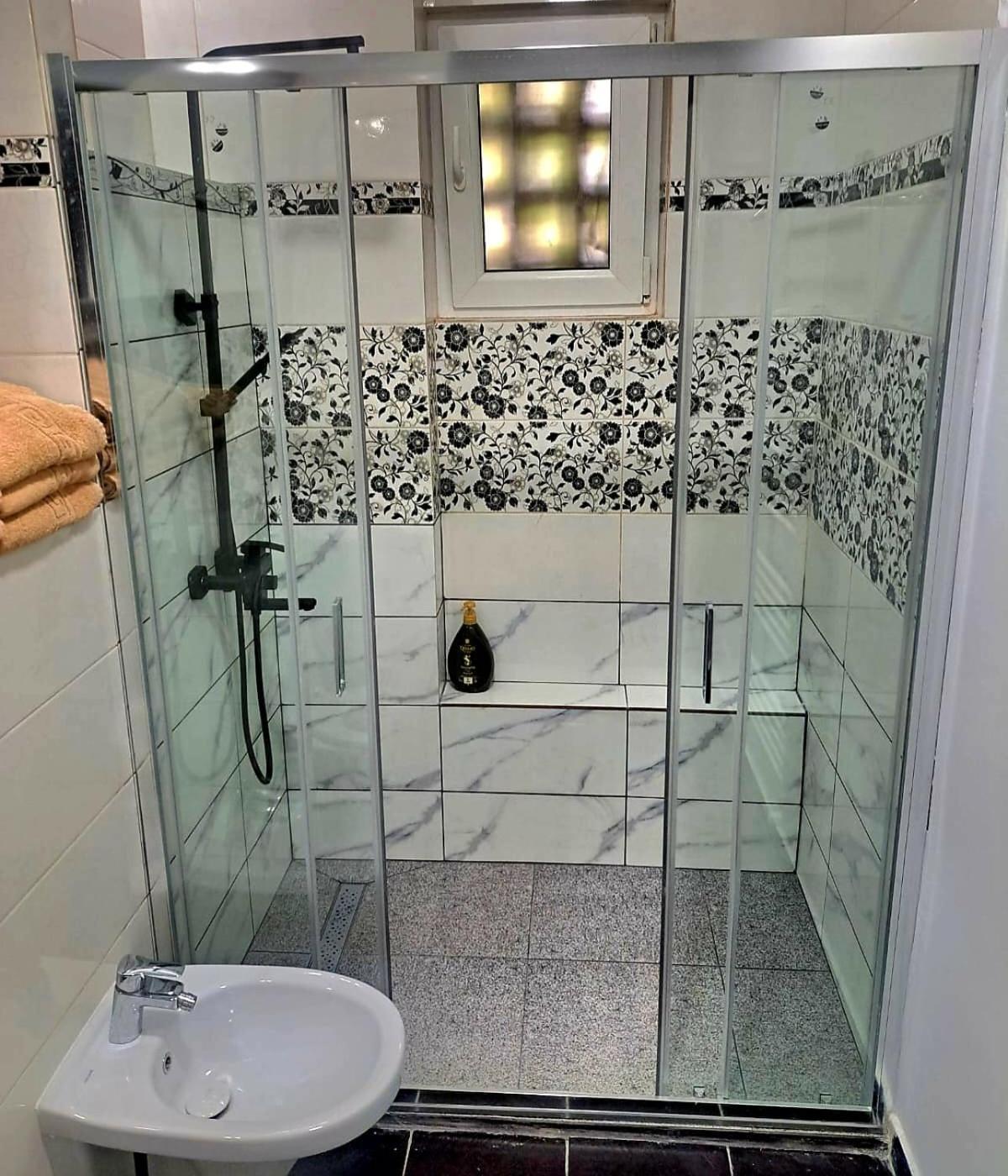 Apartament 3 Camere Hd Hunedoara Exterior foto